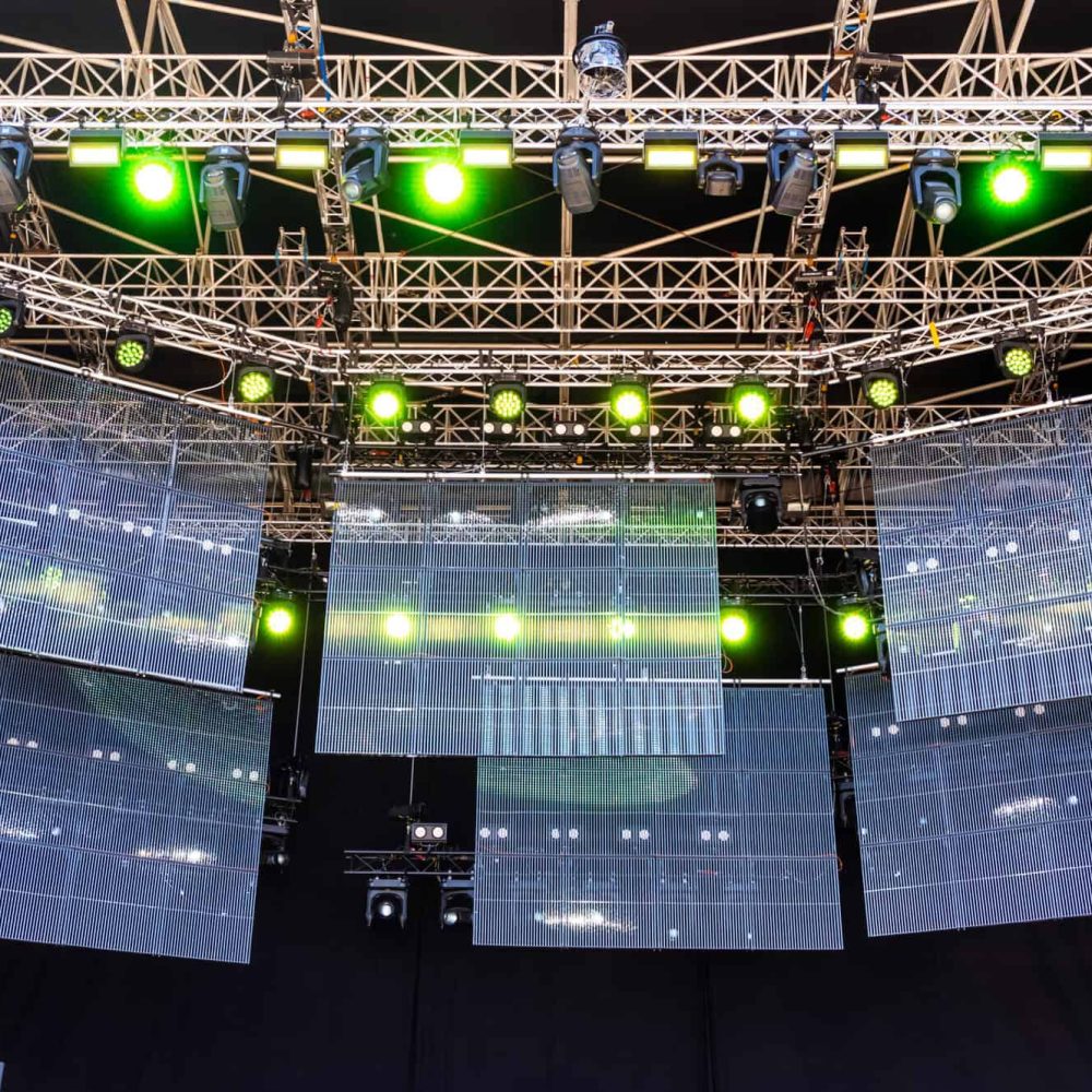 Open stage with flat screens for broadcasting of concert or event